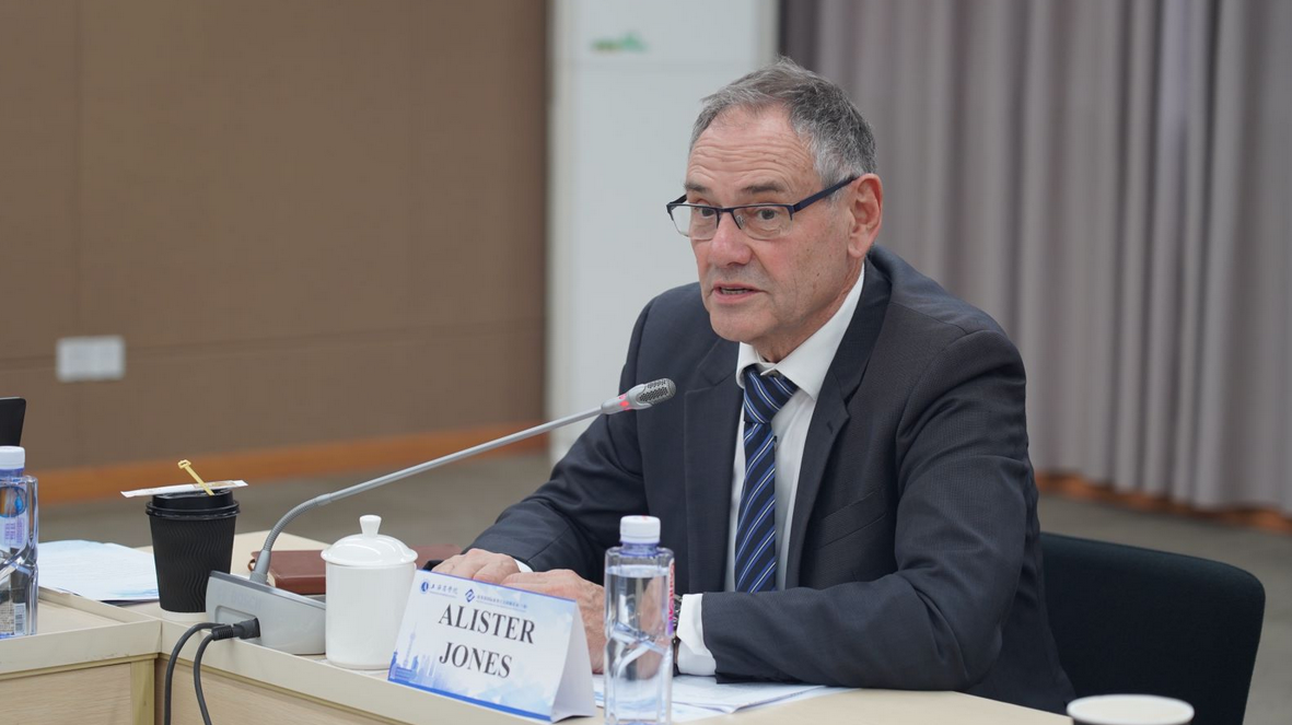 Alister Jones, Vice President of the University of Waikato, giving a speech